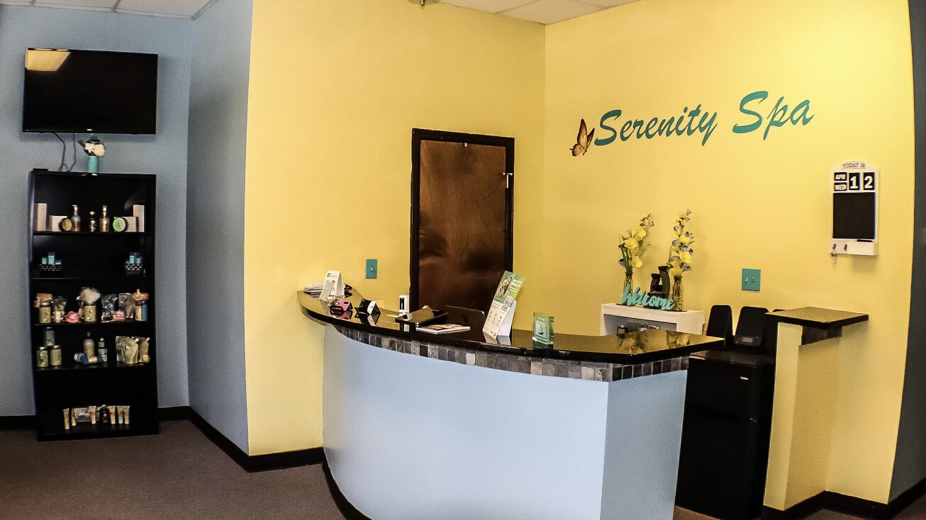 Pictures of Retail property located at 990 Bear Creek Blvd, Hampton, GA