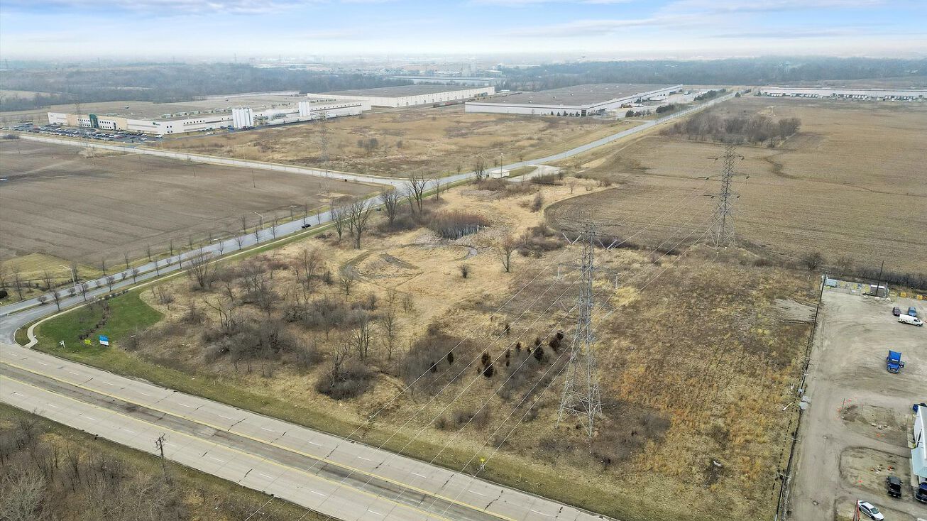 Woodlawn Ave, Sauk Village, IL 60411