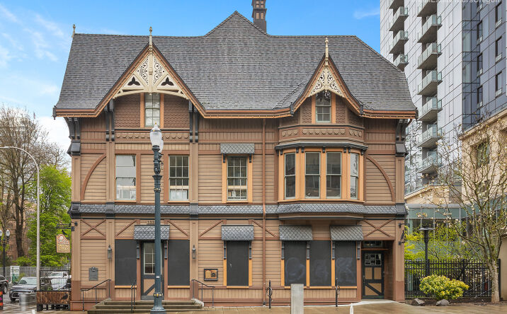 Pictures of Retail property located at 1331 SW Broadway, Portland, OR 97201 for sales - image #1