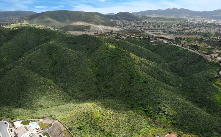 Pictures of Land property located at Buena Crk Rd, Vista, CA 92084 for comps - image #1