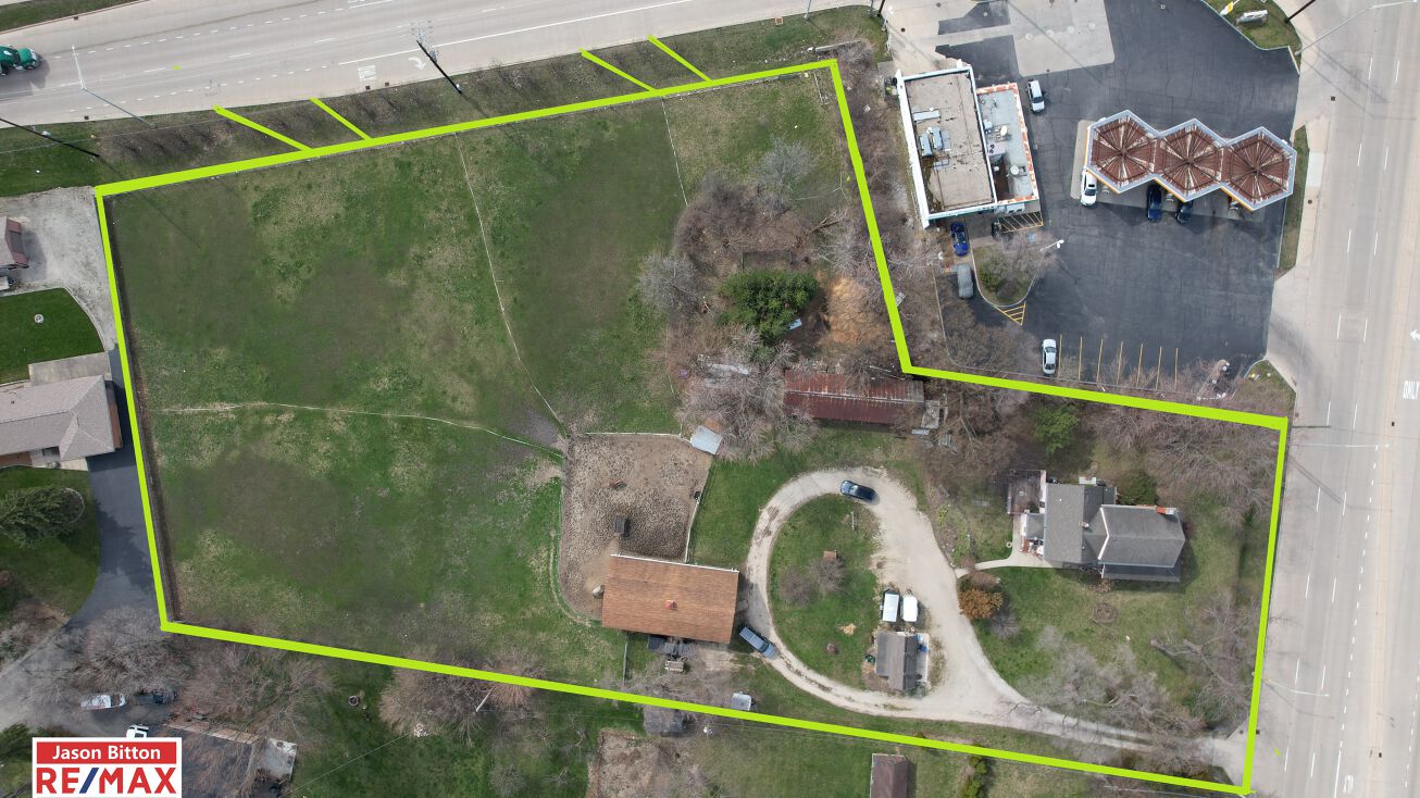 20W561 Army Trail Blvd, Addison, IL 60101