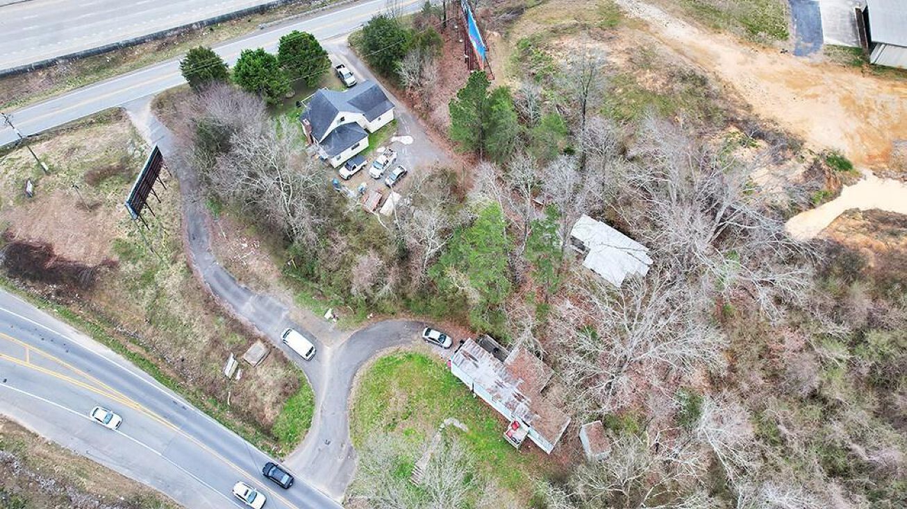 8633 Hilltop Dr, Ooltewah, TN 37363