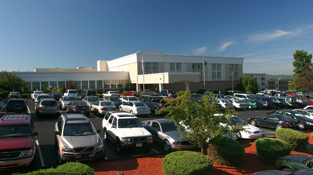 4751 Lindle Rd, Harrisburg, PA 17111