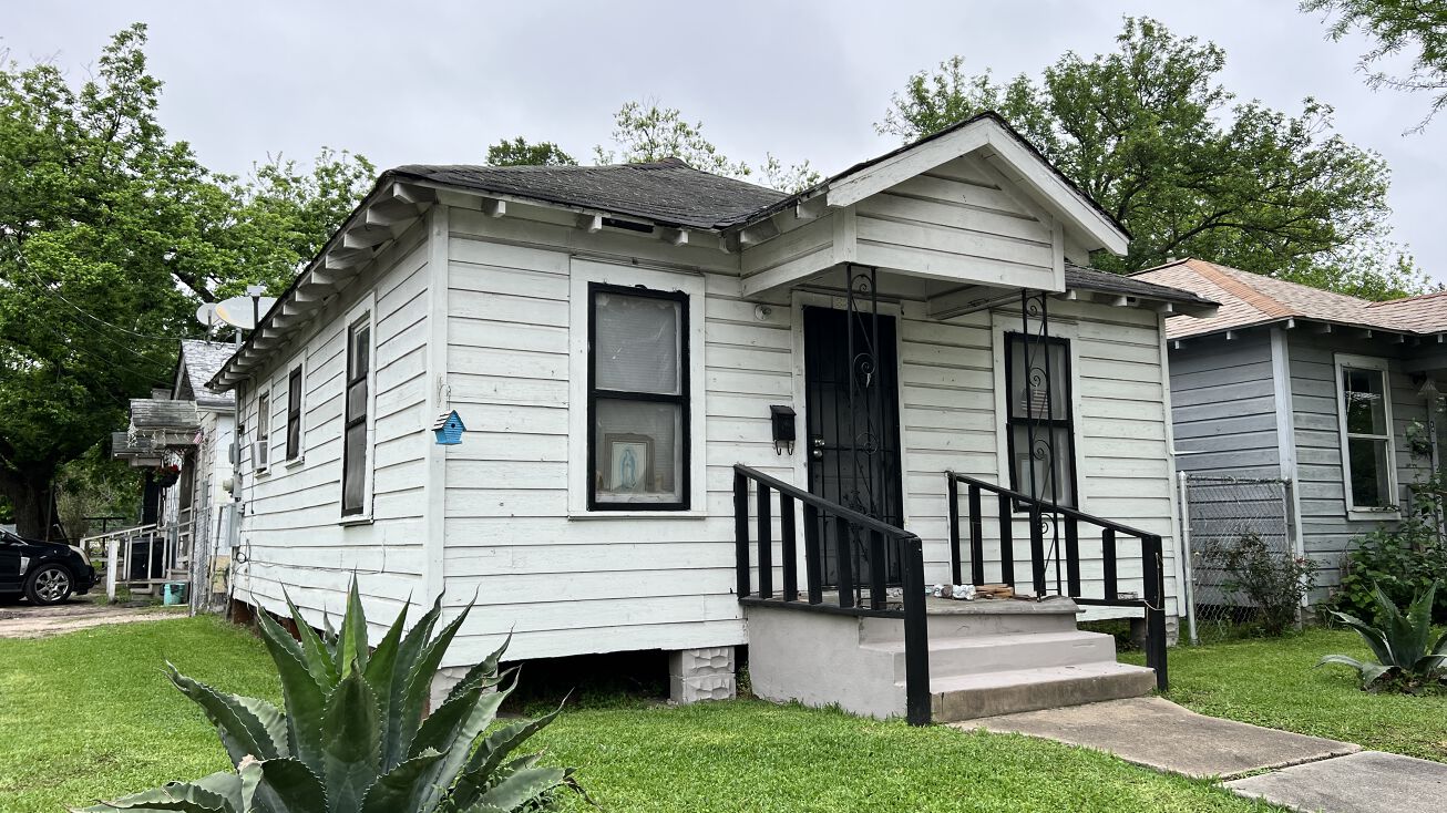 3301 Collingsworth St, Houston, TX 77026