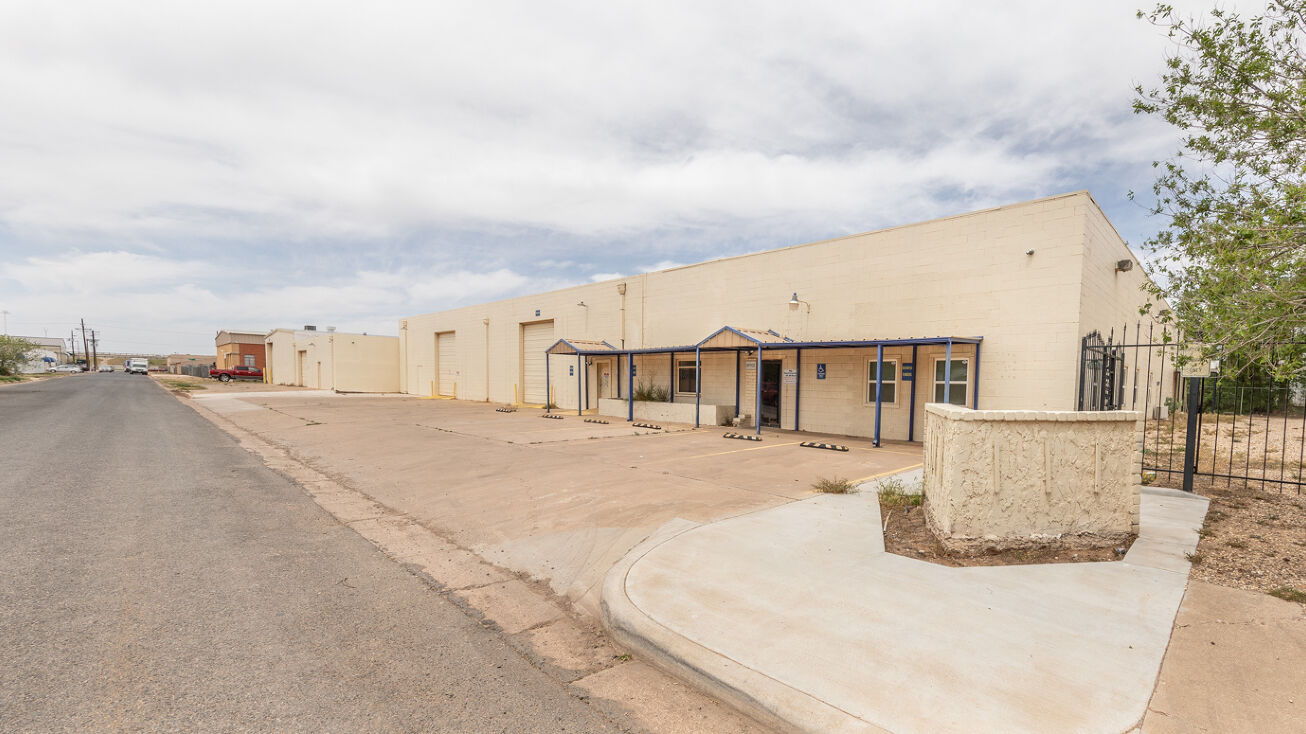 Pictures of Industrial property located at 610 28th St, Lubbock, TX