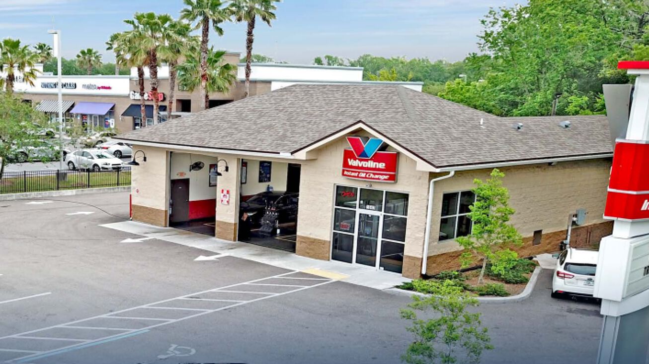 8647 Blanding Blvd, Jacksonville, FL 32244