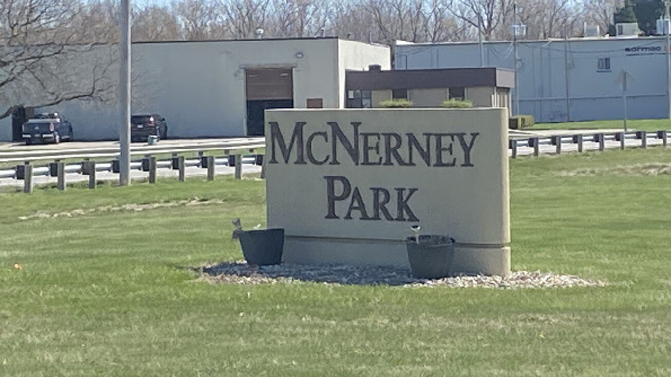 6922 McNerney Dr, Northwood, OH 43619