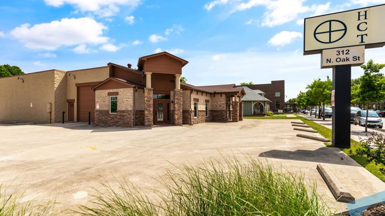 312 N Oak St, Roanoke, TX 76262