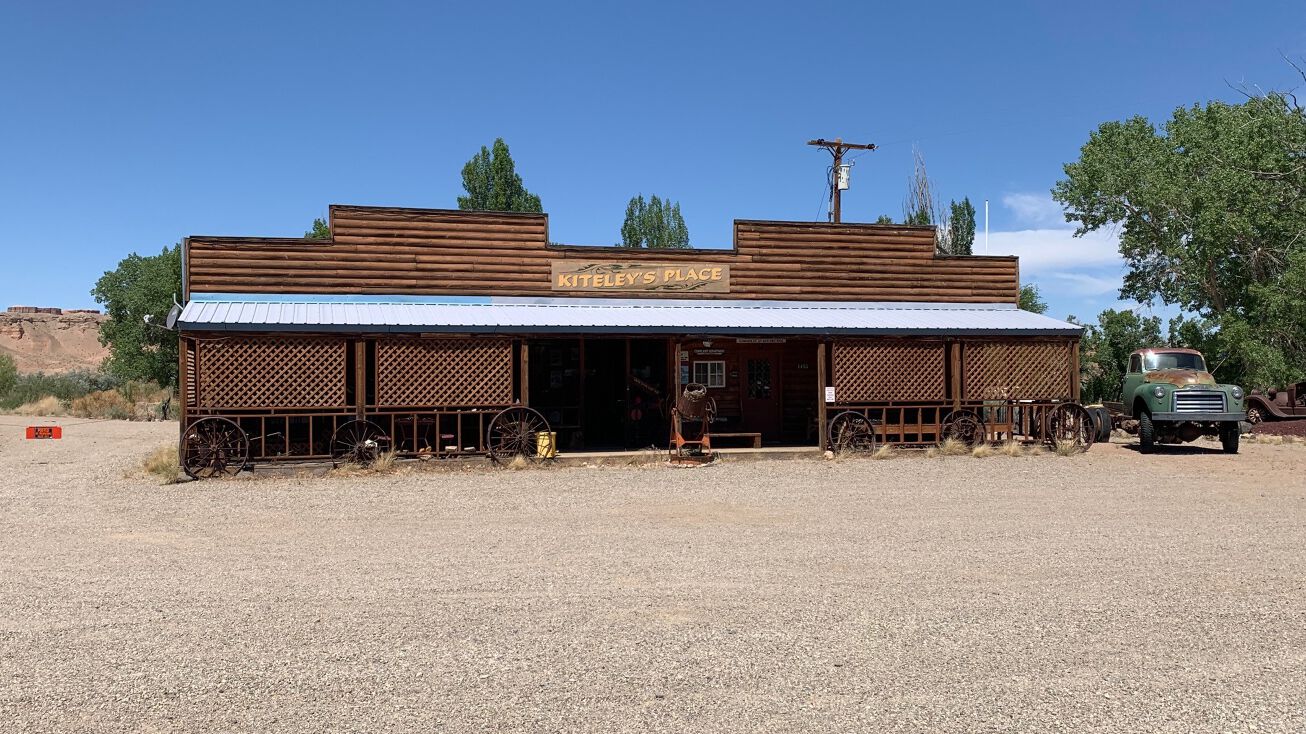 1453 UT24, Hanksville, UT 84734