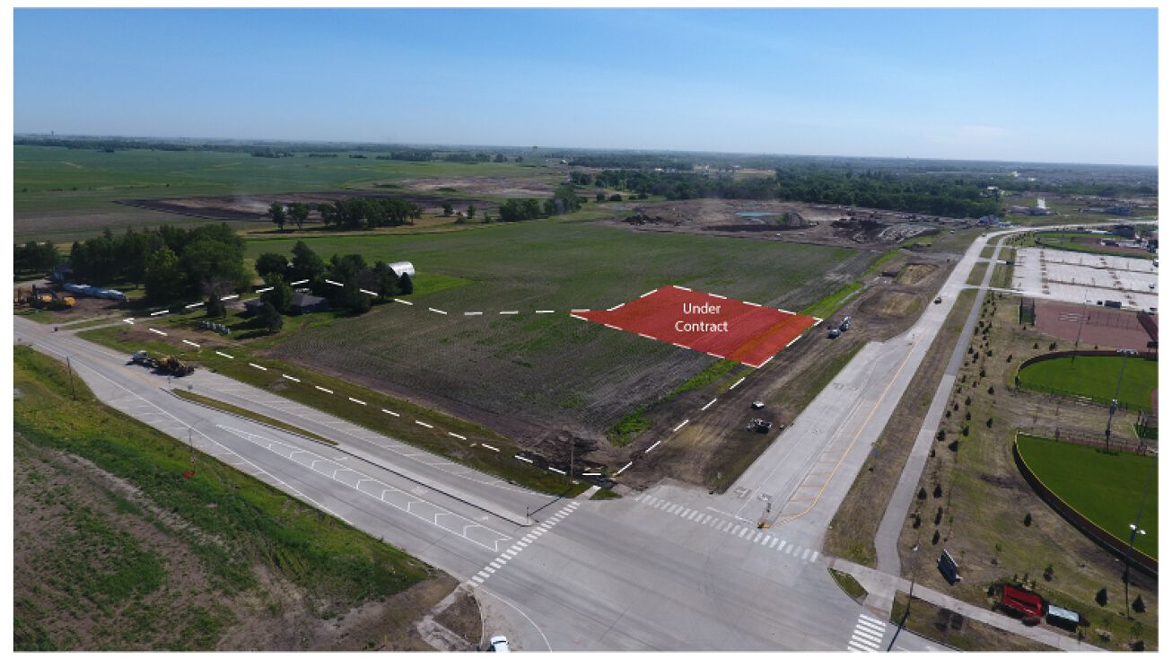 901 NW 10th St, Waukee, IA 50263