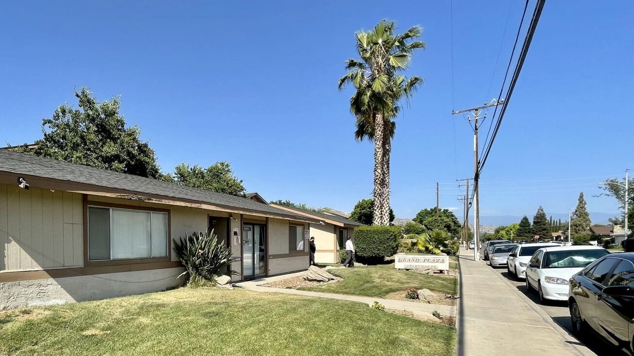 854 W Grand Ave, Porterville, CA 93257