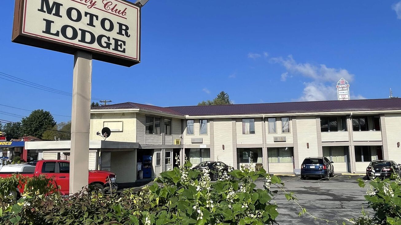 Pictures of Retail, Office property located at 1499 Locust Ave