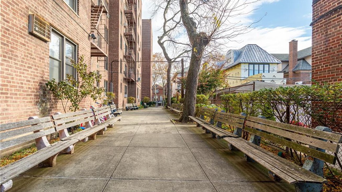 1811 Ocean Parkway, Brooklyn, NY 11223