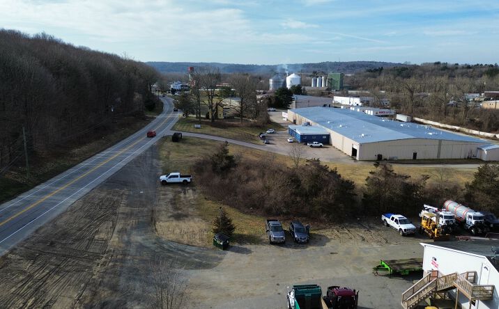 Pictures of Retail property located at 192 CT-32, Franklin, CT 06254 for sales - image #1