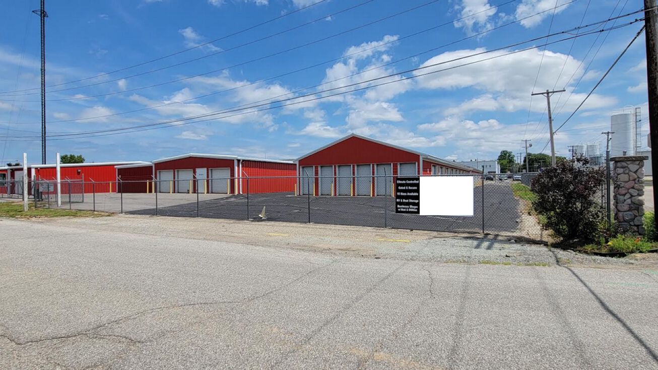 1143 W North St, Bremen, IN 46506