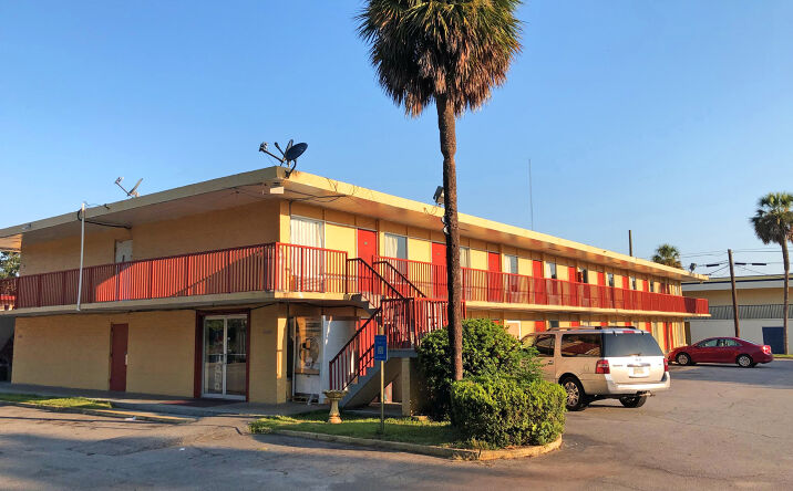 Pictures of Hospitality property located at 414 W Oglethorpe Blvd, Albany, GA 31701 for sales - image #1