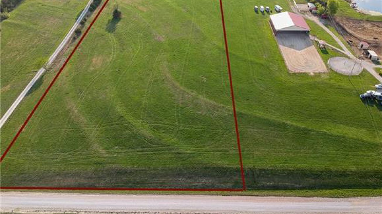 1600 Road, Baldwin City, KS 66006