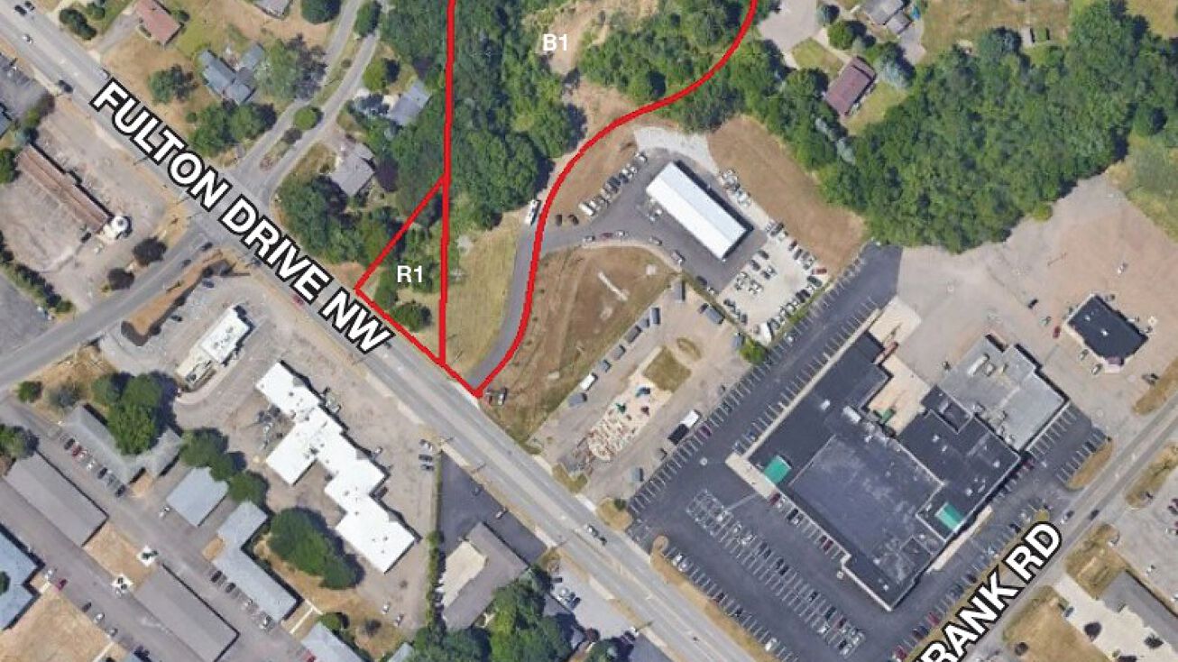 Fulton Dr NW, Canton, OH 44718