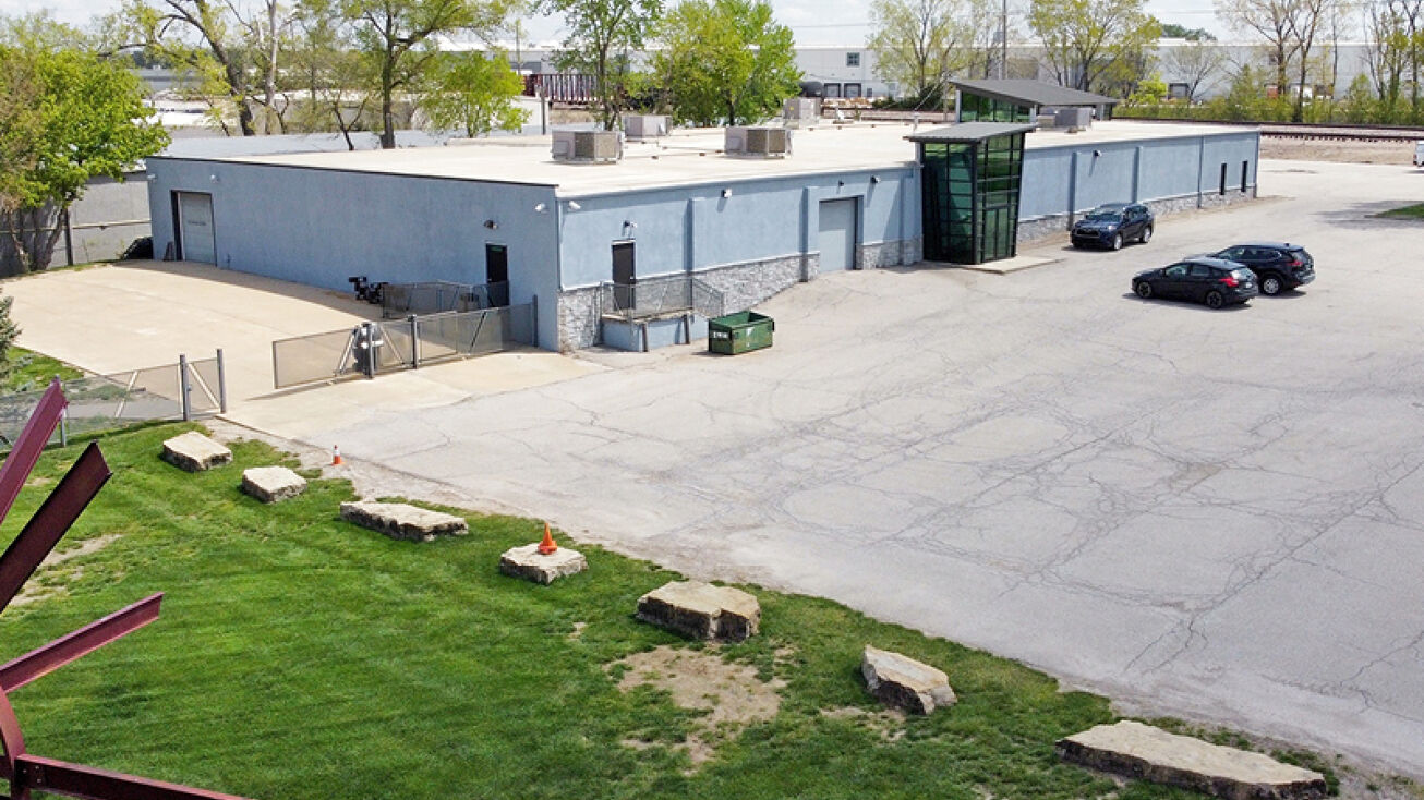 Pictures of Industrial property located at 14144 Santa Fe Trail Dr, Lenexa, KS 66215 for sales - image #1