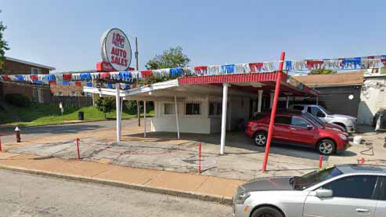 2901 Arsenal St, St. Louis, MO 63118