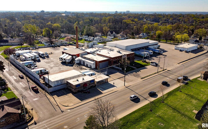 Pictures of Industrial, Land property located at 2004 N University St, Peoria, IL 61604 for sales - image #1