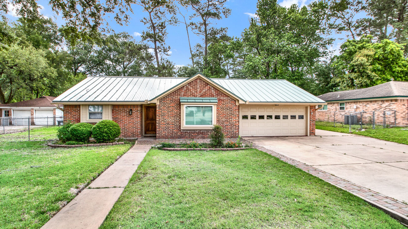 25214 Oakhurst Dr, Spring, TX 77386