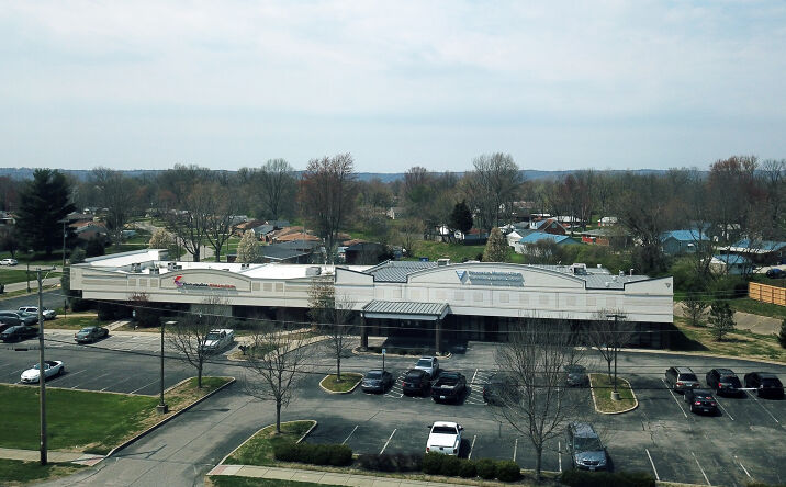 Pictures of Office, Retail property located at 9616 Dixie Highway, Louisville, KY 40272 for comps - image #1