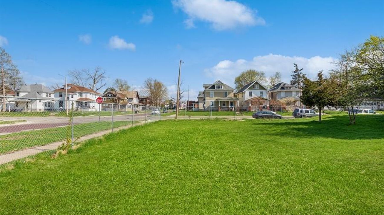 115 16th St SE, Cedar Rapids, IA 52403