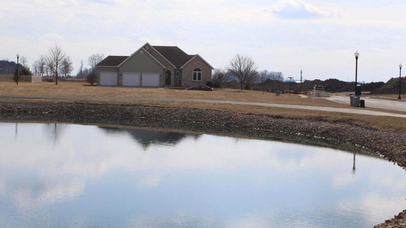 100 Tayside Court, Jackson Center, OH 45334