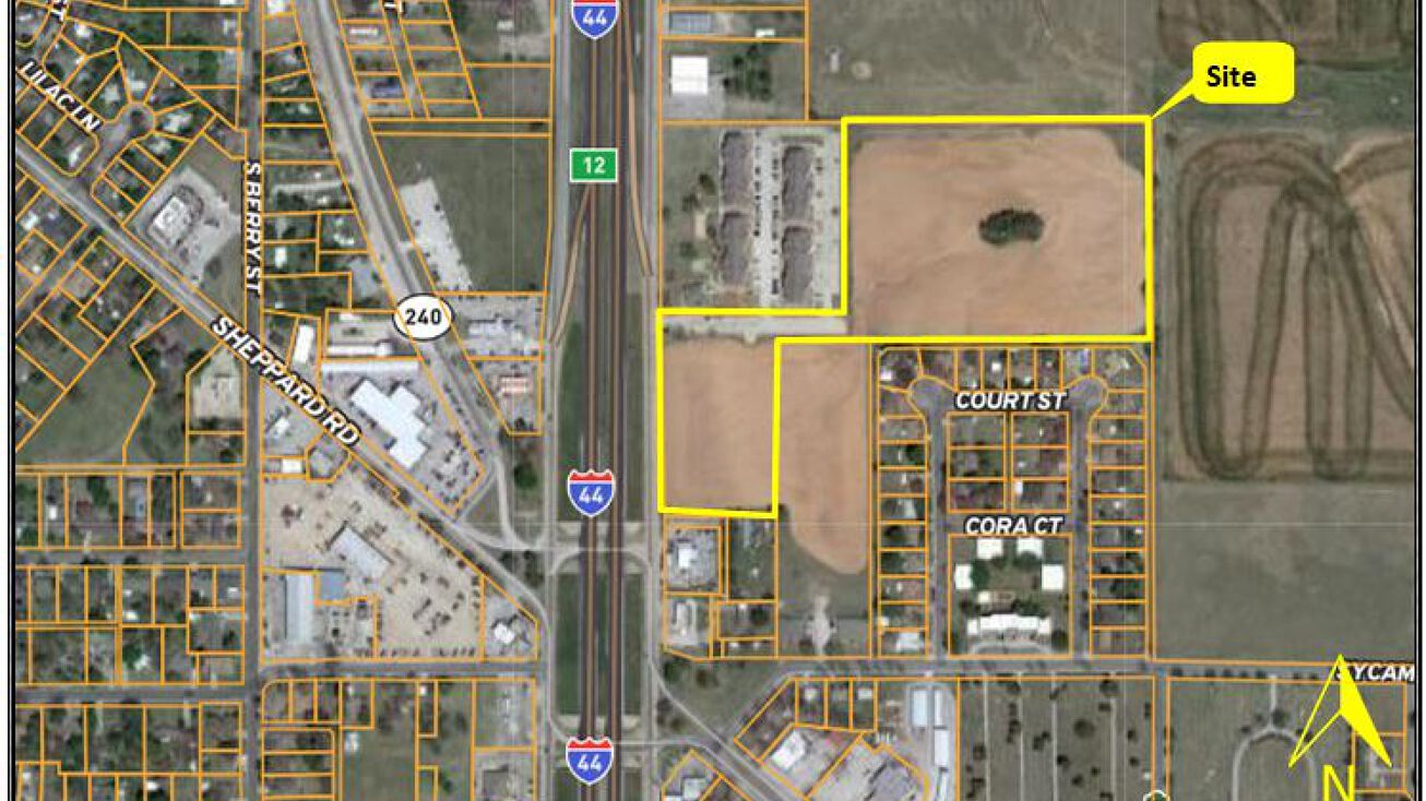 907 S Red River Expy, TX 76354