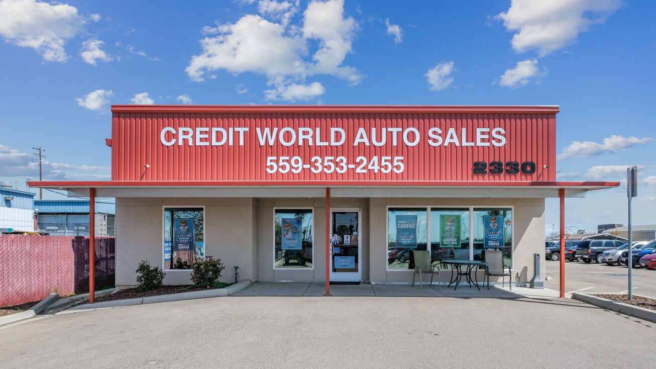 2330 N Clovis Ave, Fresno, CA 93727