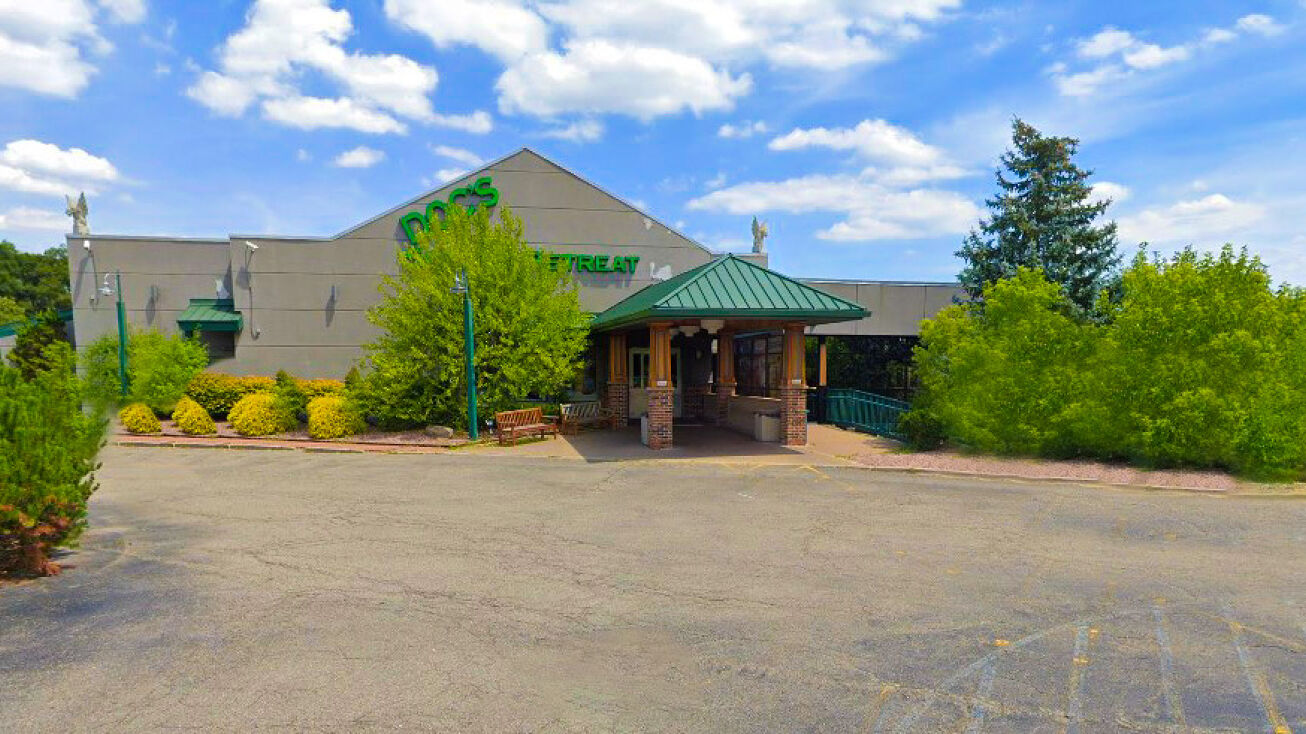 19265 Victor Pkwy, Livonia, MI 48152