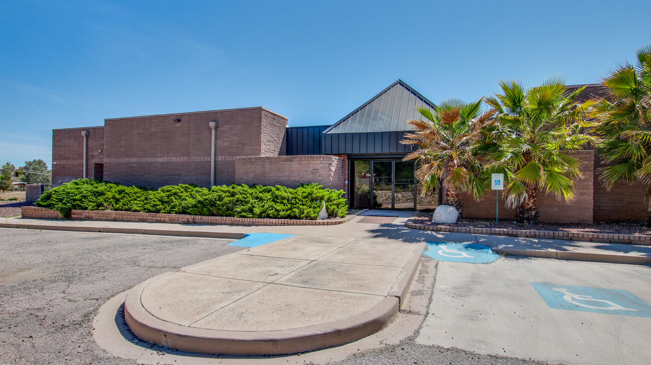 494 N Carondelet Dr, Nogales, AZ 85621