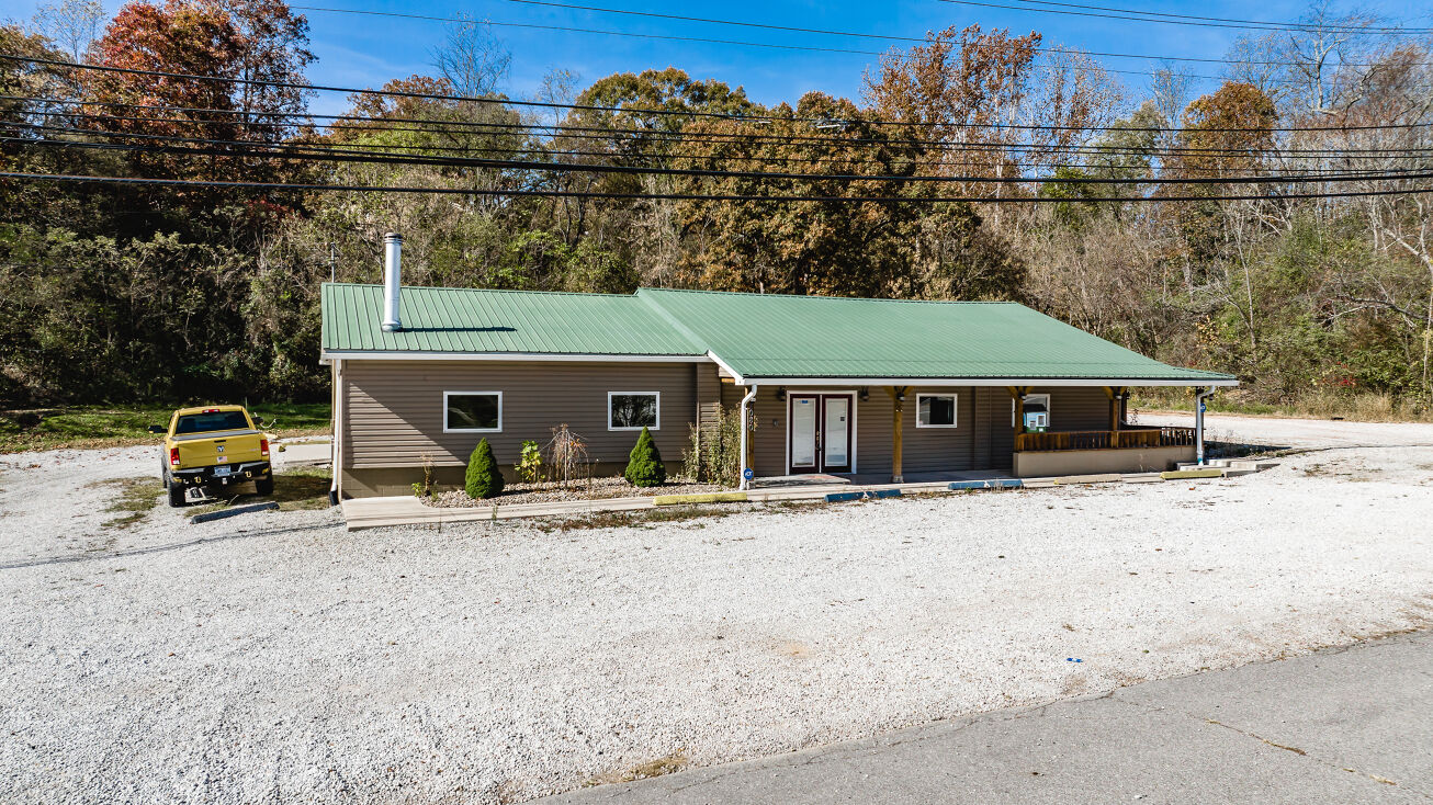 2080 Harris Hwy, Washington, WV 26181