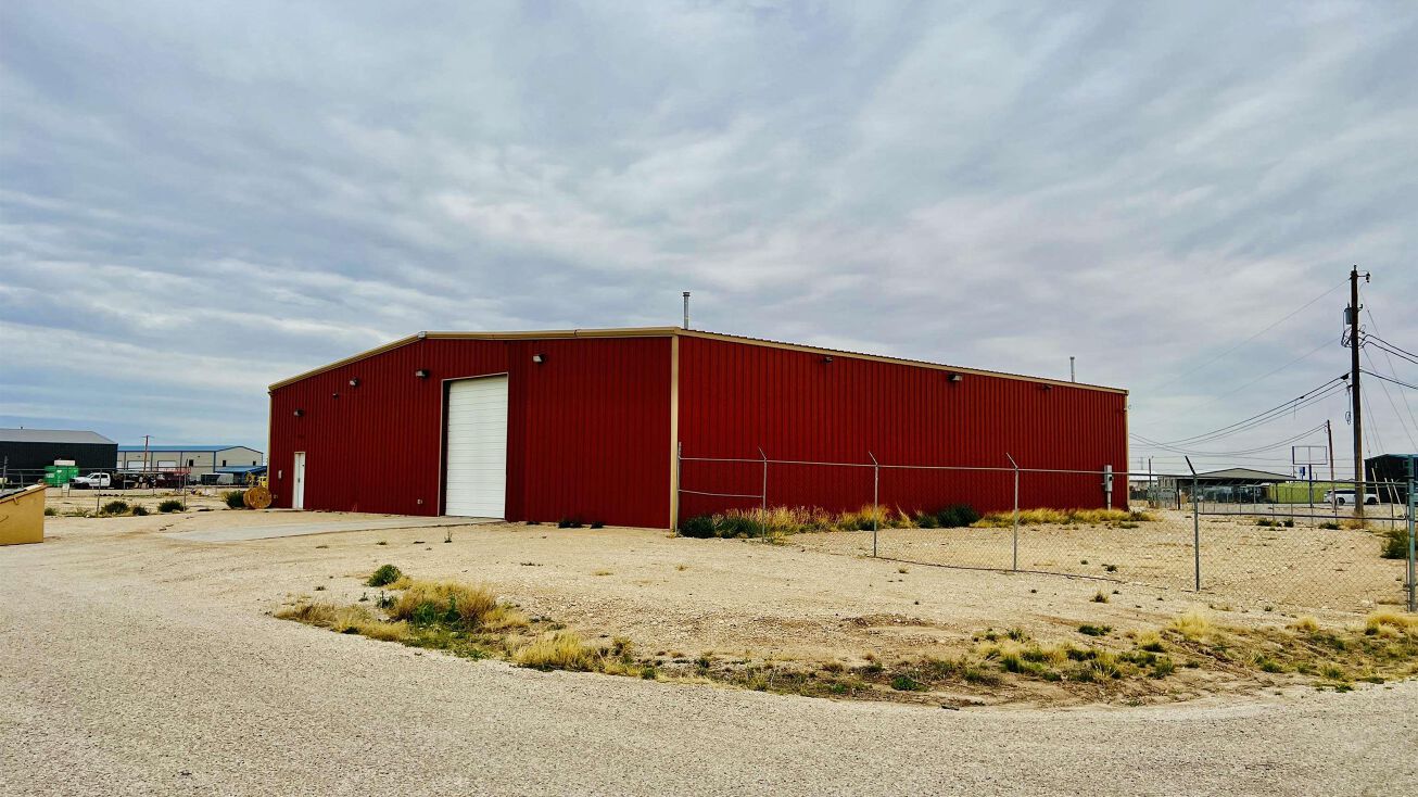 1606 Airway, Carlsbad, NM 88220