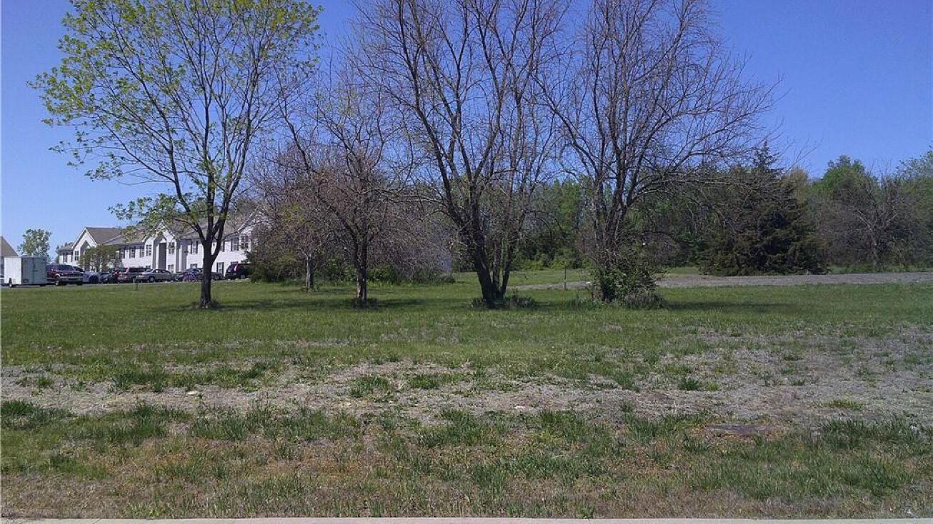 210 E Sundance Drive, Paola, KS 66071 Land for Sale 210 E Sundance