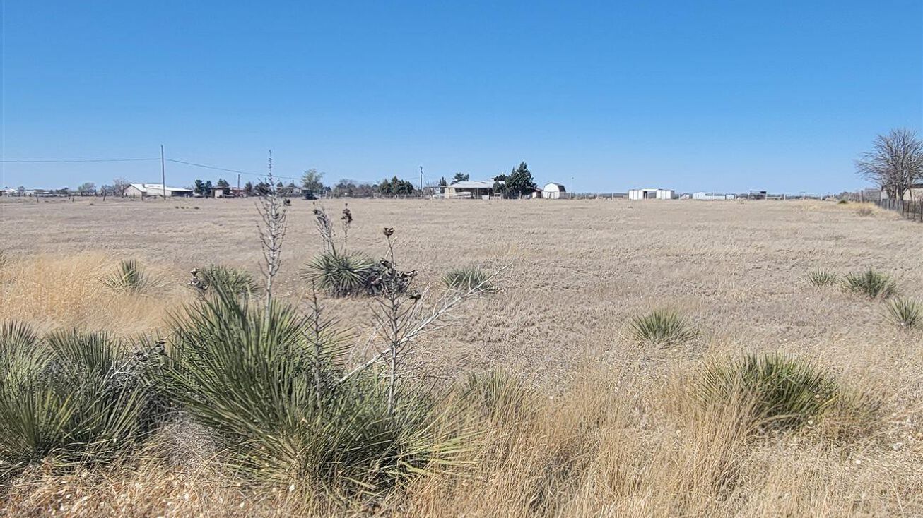 27 W Darby, Dexter, NM 88230