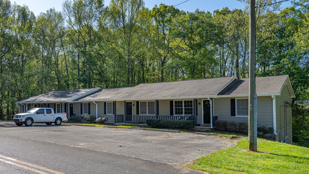 23 Shadowood Cir SE, Silver Creek, GA 30173