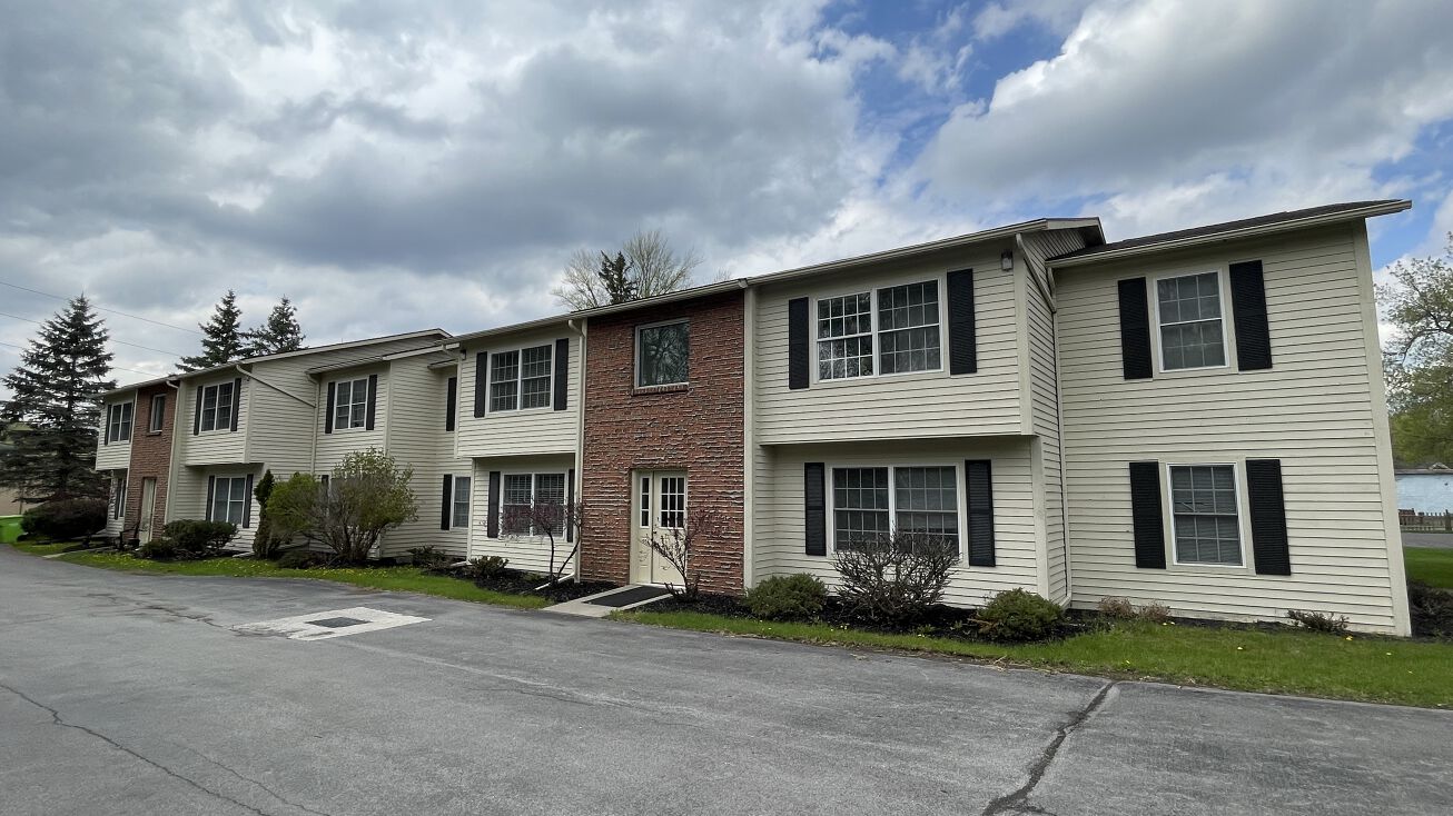 4671 Brickyard Falls Rd, Manlius, NY 13104