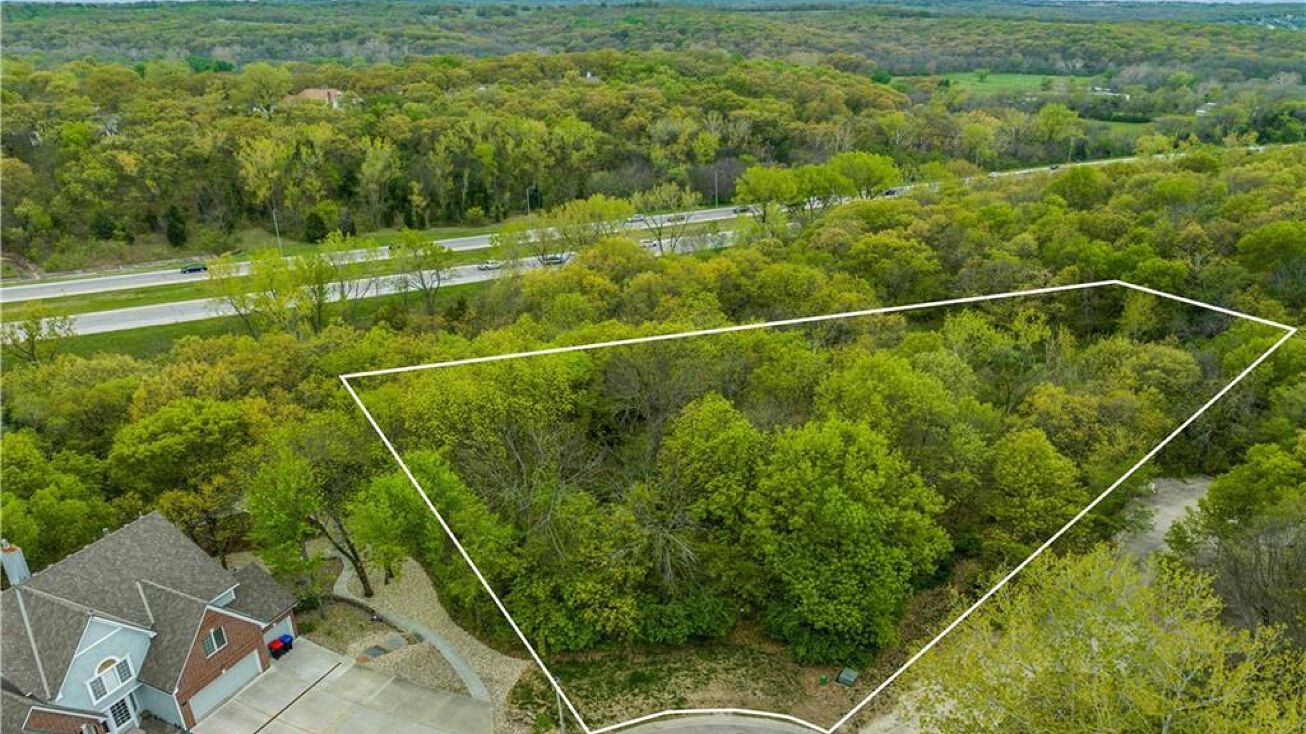 6419 Hillside Street, Shawnee, KS 66218