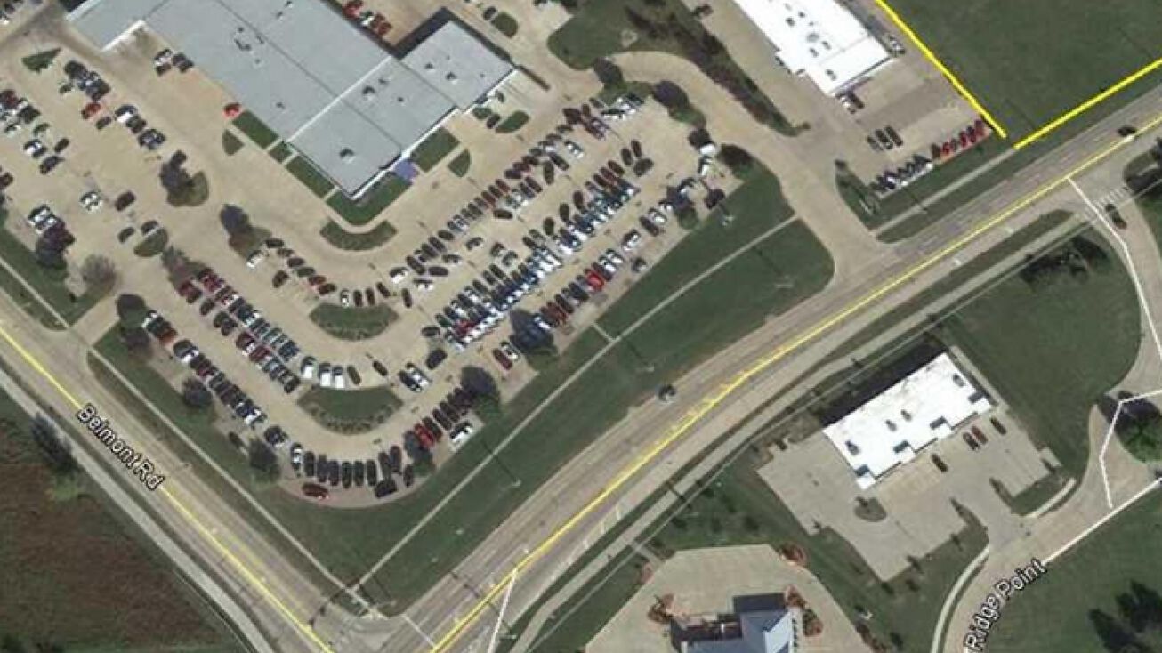 Middle Haven Rd, Bettendorf, IA 52722