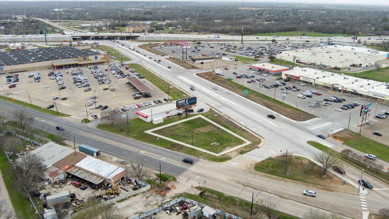 25042600 Bellmead Drive, Lacy Lakeview, TX 76705