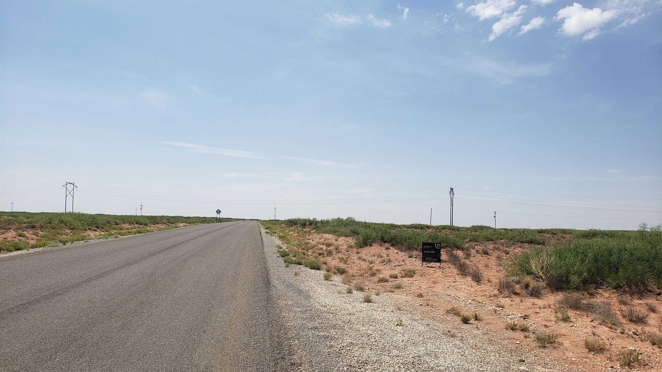 300 S Old Loco Rd, Artesia, NM 88210