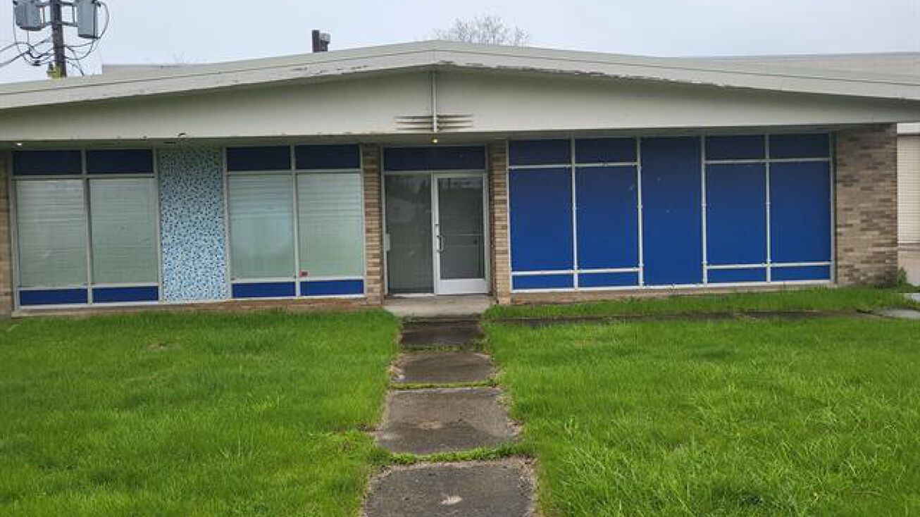 19445 W Davison Street, Detroit, MI 48223