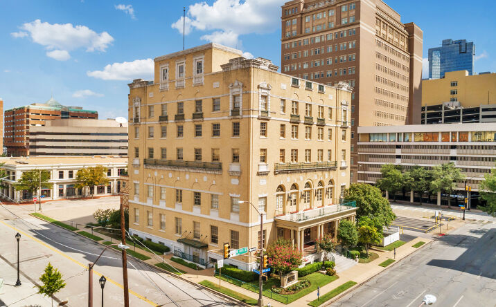 image of property at 512 W 4TH ST Fort Worth TX 76102-3613