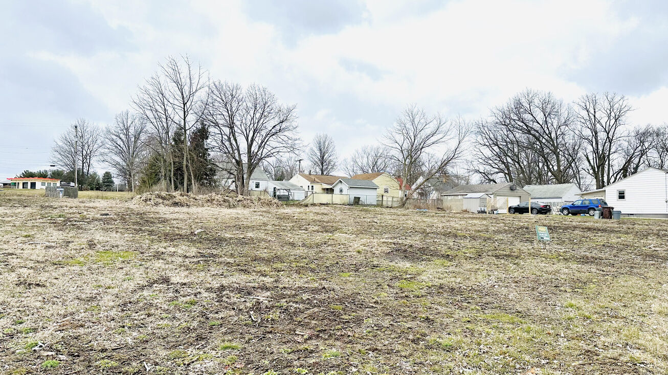 Snively Ave NW, Massillon, OH 44646