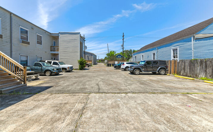 image of property at 3841 ULLOA ST New Orleans LA 70119