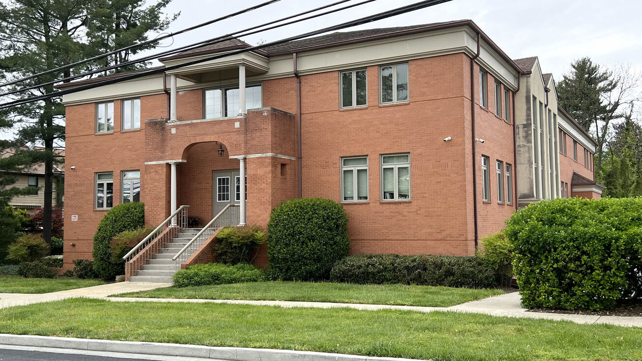 104 Church Ln, Pikesville, MD 21208