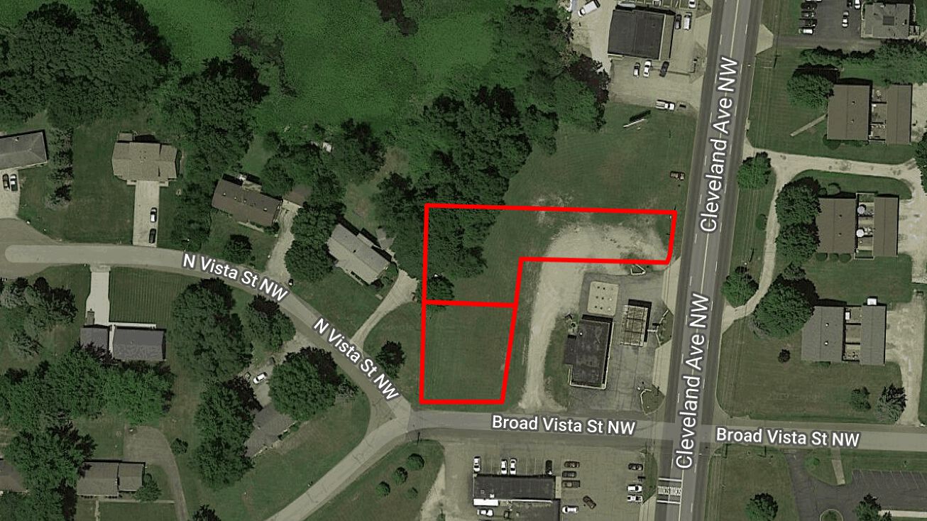 3555 N Vista St NW, Uniontown, OH 44685