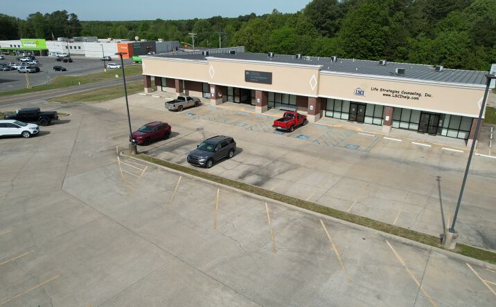 Pictures of Office property located at 2420 Linwood Dr, Paragould, AR 72450 for sales - image #1